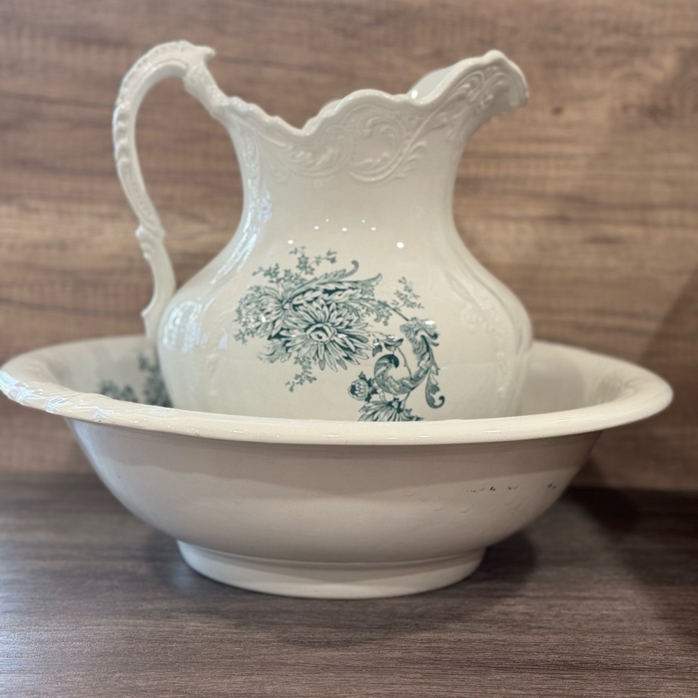 Vintage Buffalo Pottery Chrysanthemum Flowers Wash Basin with a Large Pitcher